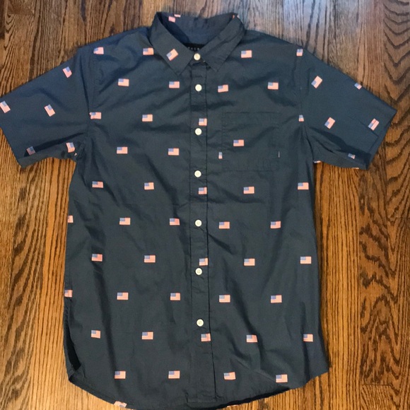 Short sleeve button down from PacSun - Picture 1 of 4